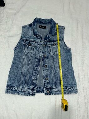 Sleeveless Acid Wash Denim Vest - Blue